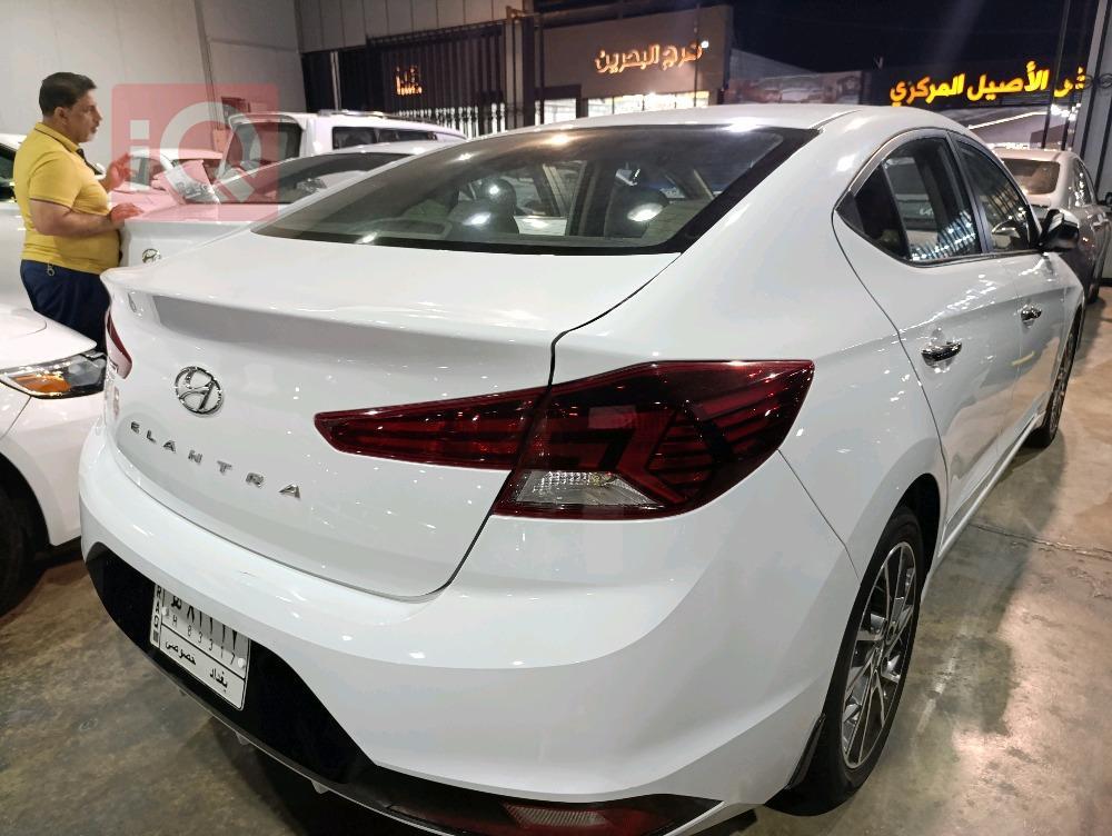 هیوندای ئەلەنترا